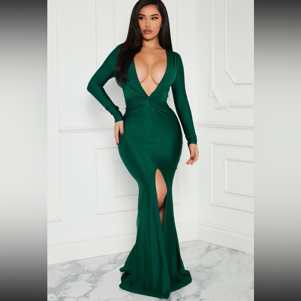 Stunning emerald green gown